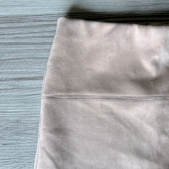 LF faux suede pink mini skirt size M NWT - Picture 2 of 12